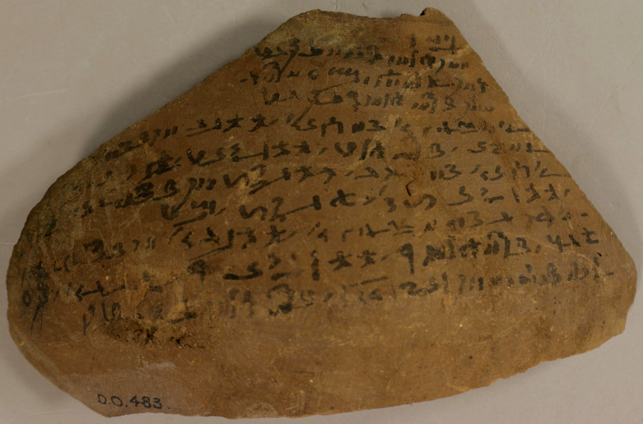 Ägyptisches Ostrakon (Ashm. Dem. 483) mit Berechnung der Positionen des Merkur nach babylonischem Verfahren (courtesy Ashmolean Museum Oxford)